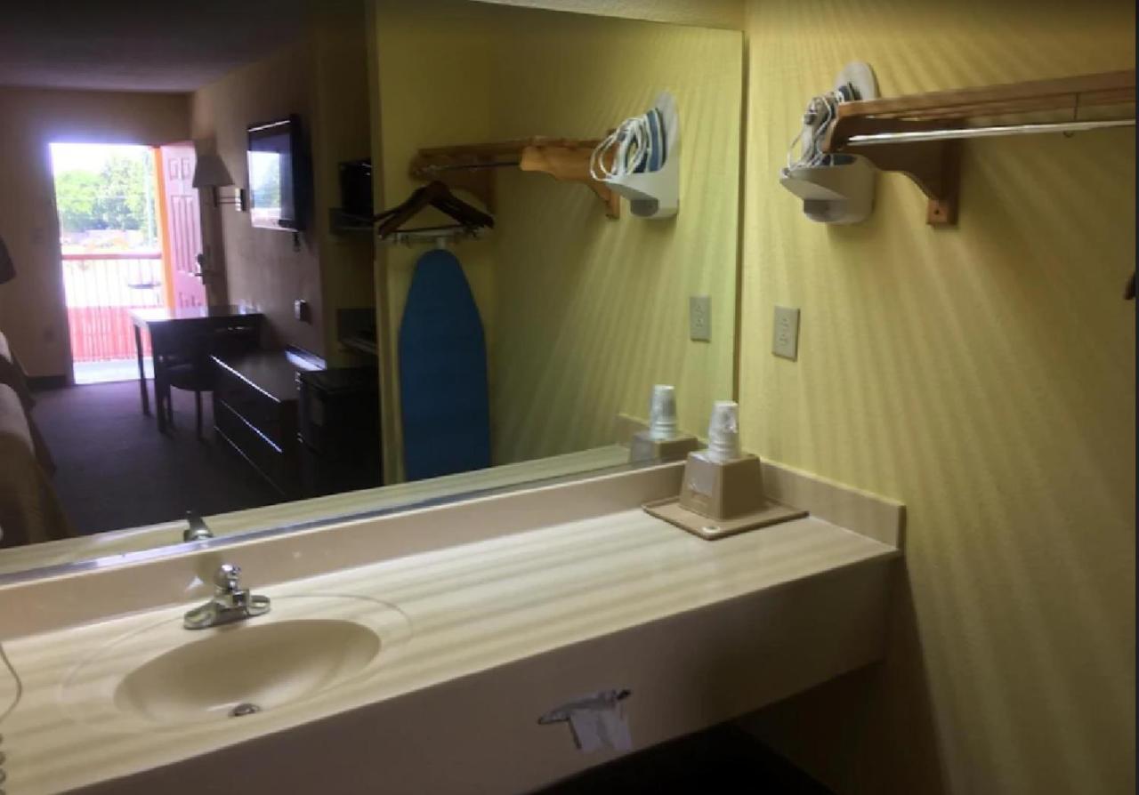 Budget Inn & Suites Hawkinsville Extérieur photo