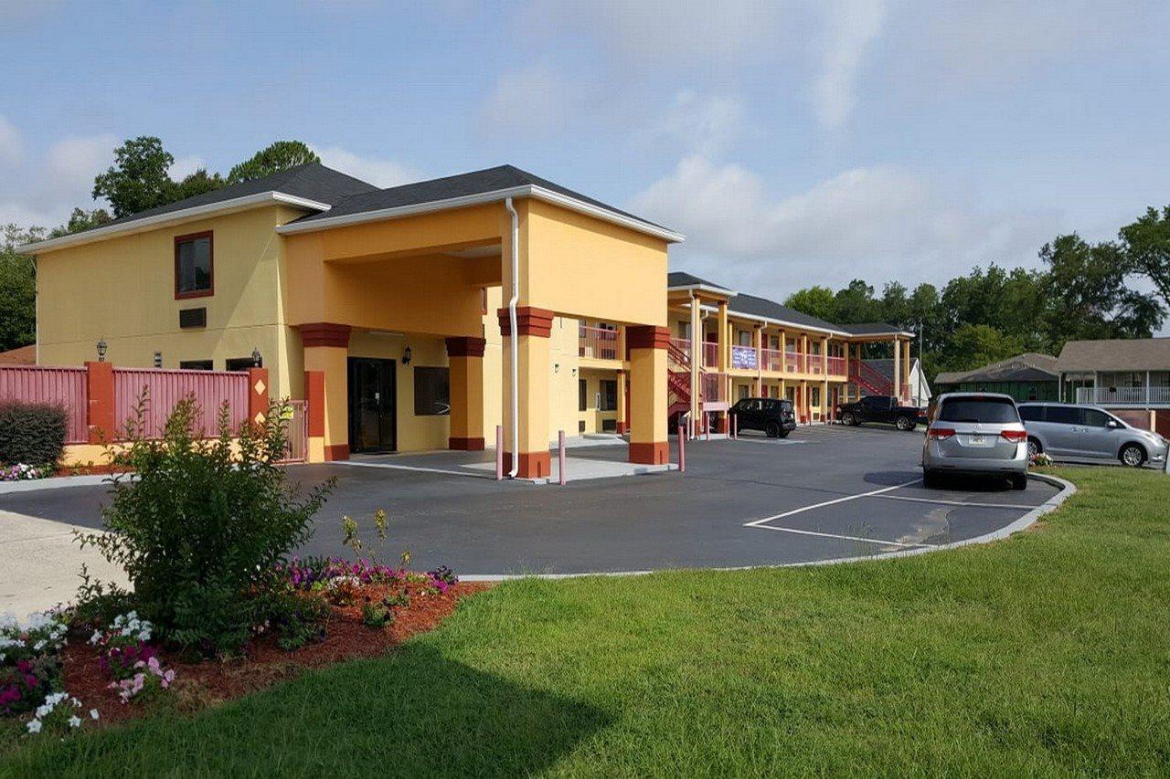 Budget Inn & Suites Hawkinsville Extérieur photo